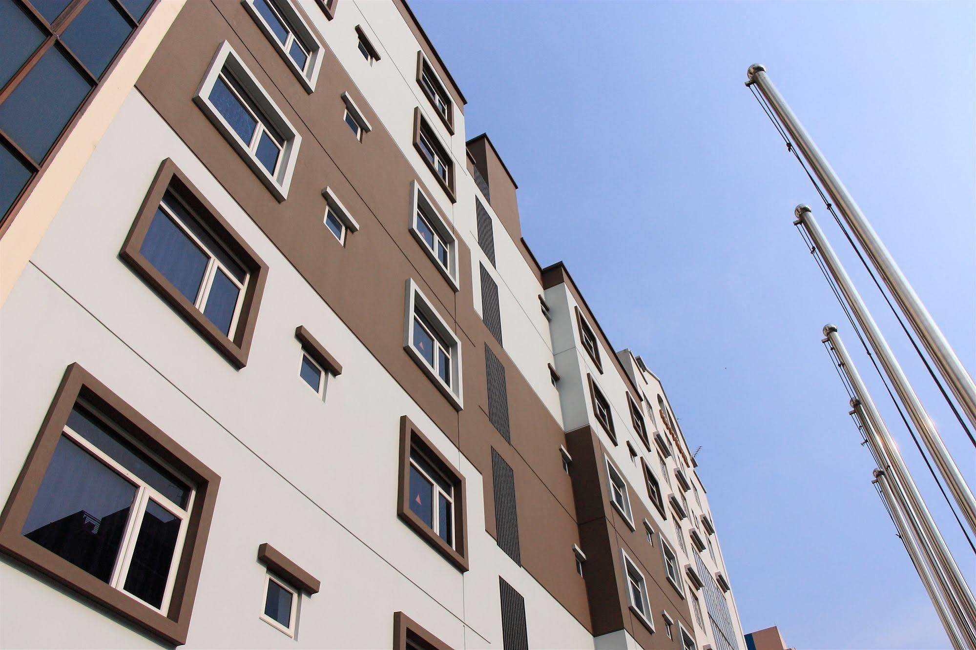 Ibis Budget Singapore Sapphire Exterior photo