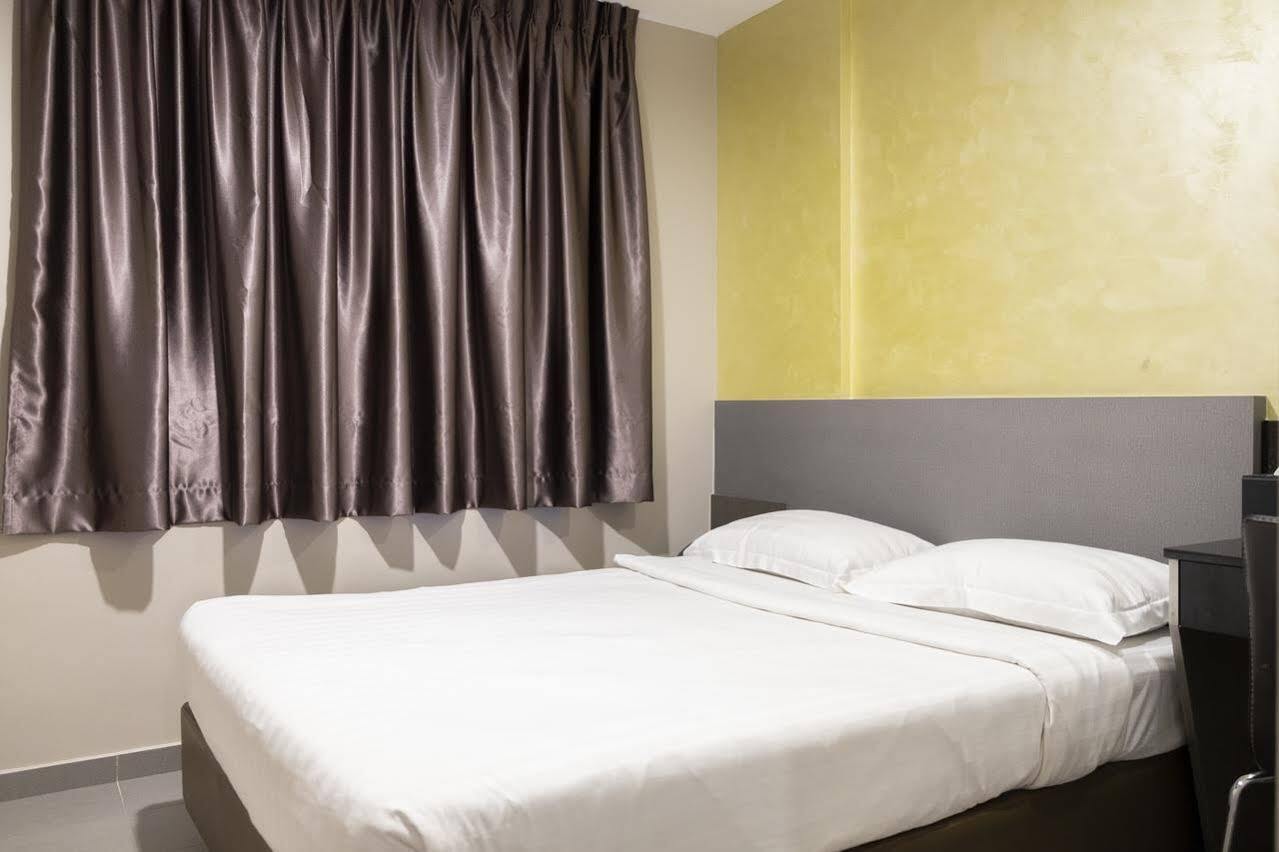 Ibis Budget Singapore Sapphire Exterior photo